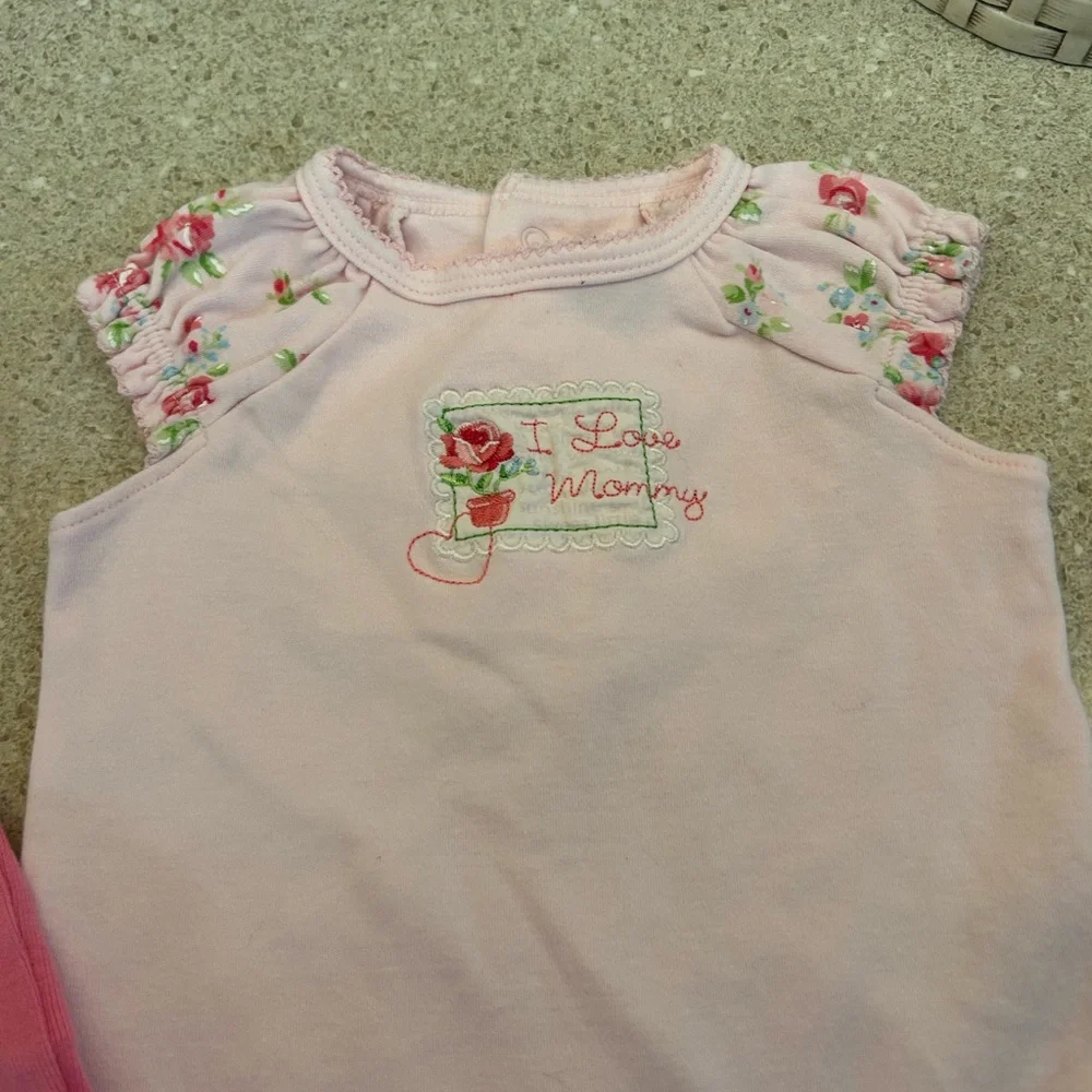 Carter’s 2 Pack‎ I Love Mommy I Love You Onesies